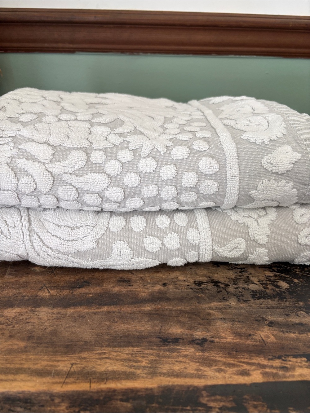 Anthropologie Bath Towels Gray and White 2